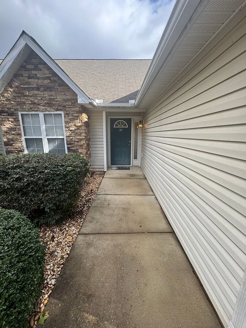 Avera Bradford — Photo 2