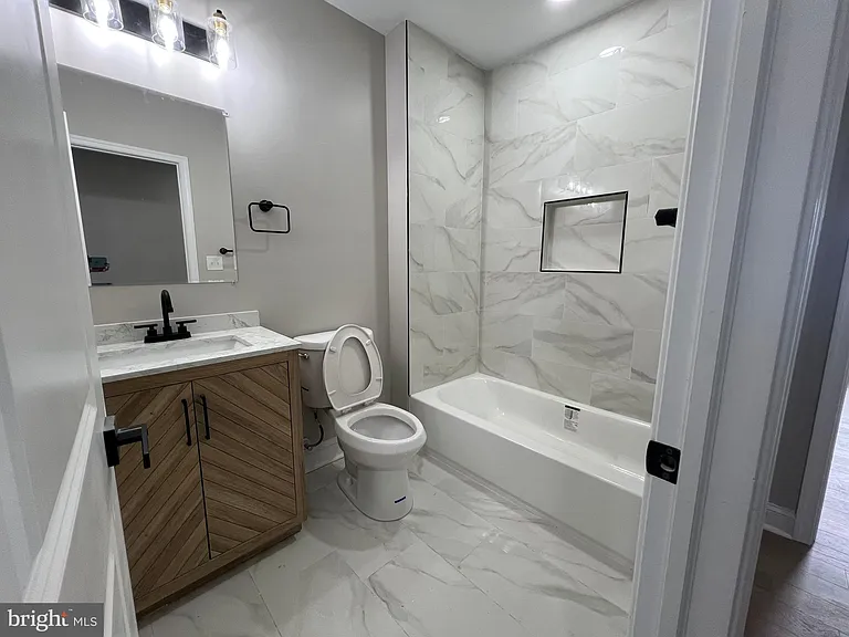 717 N Collington Ave — Photo 29