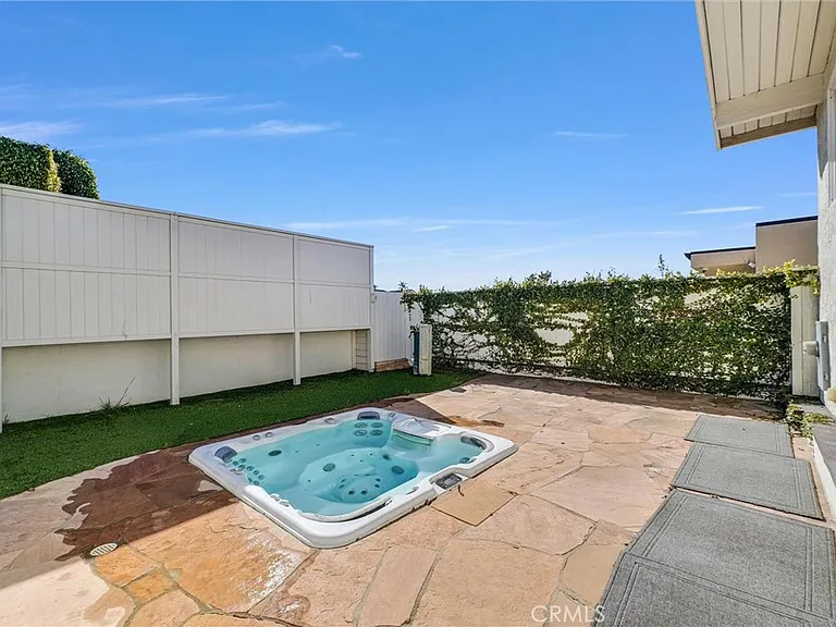820 Acapulco St — Photo 31
