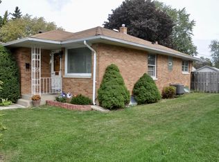 1821 Walnut St, Waukegan, IL 60087