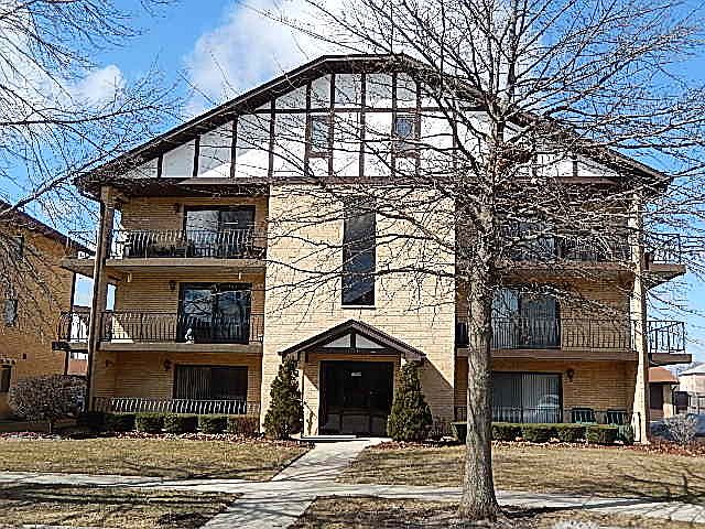 1st image of 17950 Royal Oak Ct APT 1N