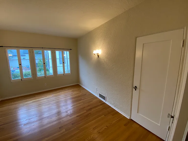 CLOSET NUMBER 2