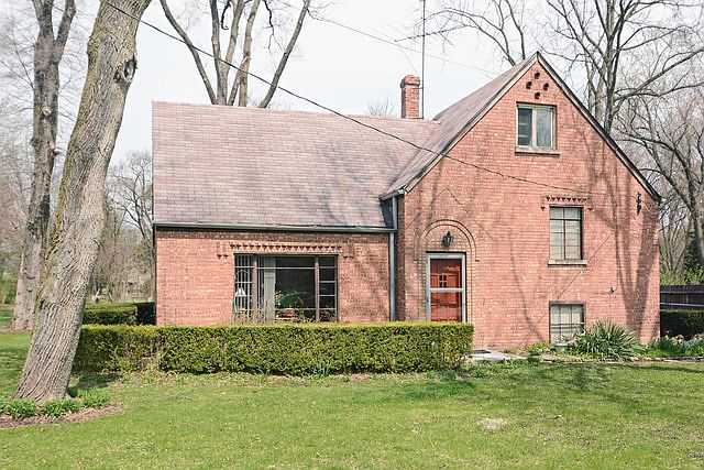 1st image of 204 E Olive Ave