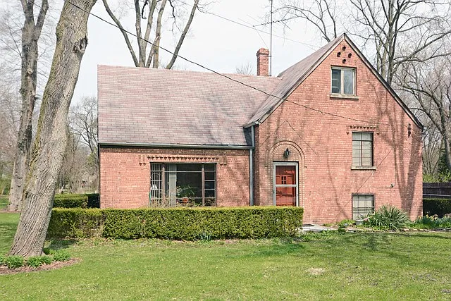 204 E Olive Ave photo 1