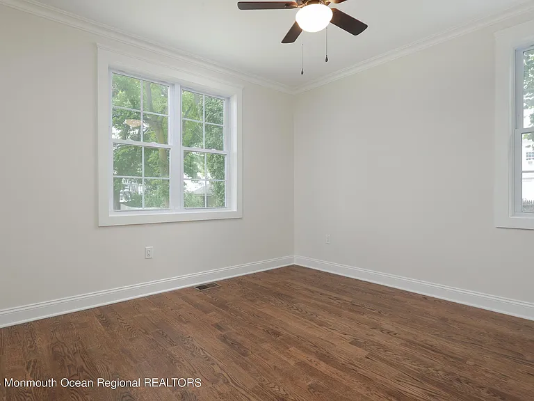 55 Hudson Ave — Photo 17