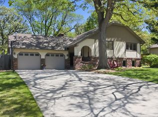 793 Torchwood Dr, New Brighton, MN 55112