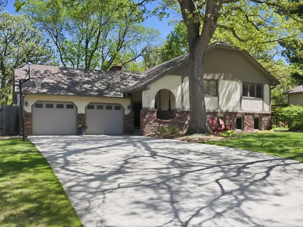 793 Torchwood Dr, New Brighton, MN 55112
