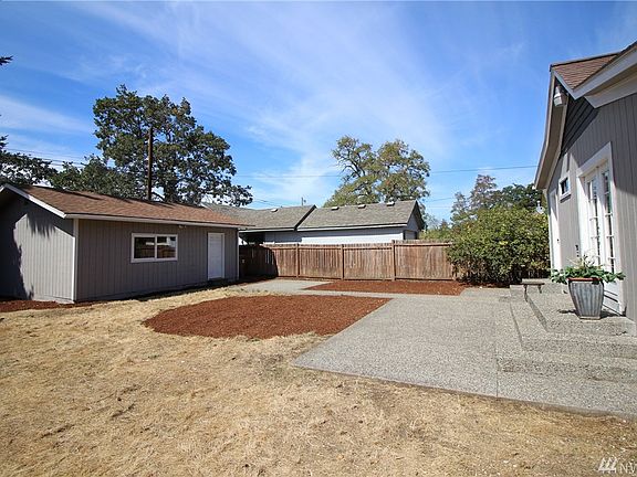 3rd image of 4328 S Puget Sound Ave