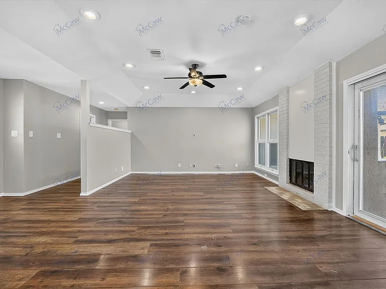 4900 Ledgestone Dr — Photo 9