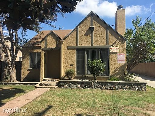 front of the property 5220