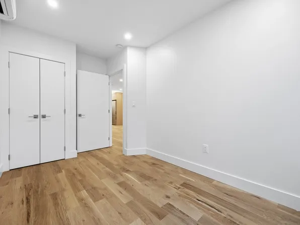 34 Avenue A image 14 of 14