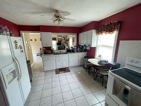 5th image of 208 Hillview Dr