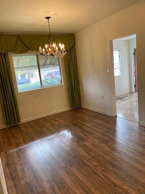 2nd image of 1112 S Oaks Ave