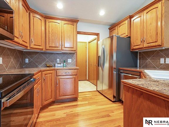 5th image of 21327 Blackstone Cir