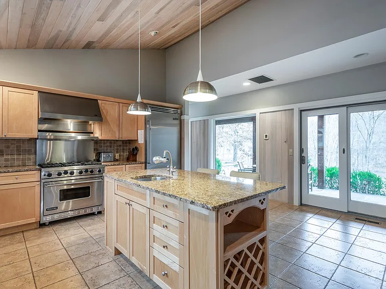 8 River Bend Ln — Photo 39