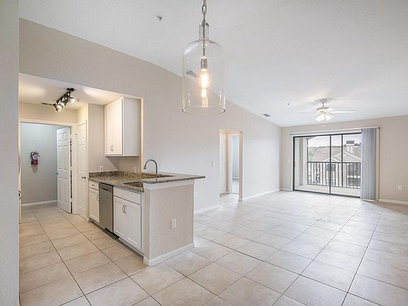 4th image of 700 Boardwalk Dr APT 735