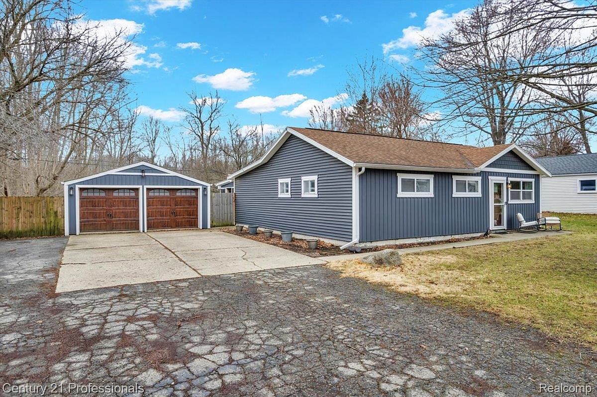 7079 Felix Dr, Clarkston, MI 48346 | Zillow
