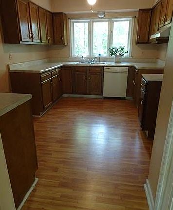 5th image of 8011 Burrundie Dr