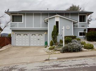 1051 Glacier Ave, Pacifica, CA 94044