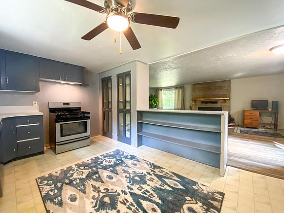 4th image of 24801 Peavine St