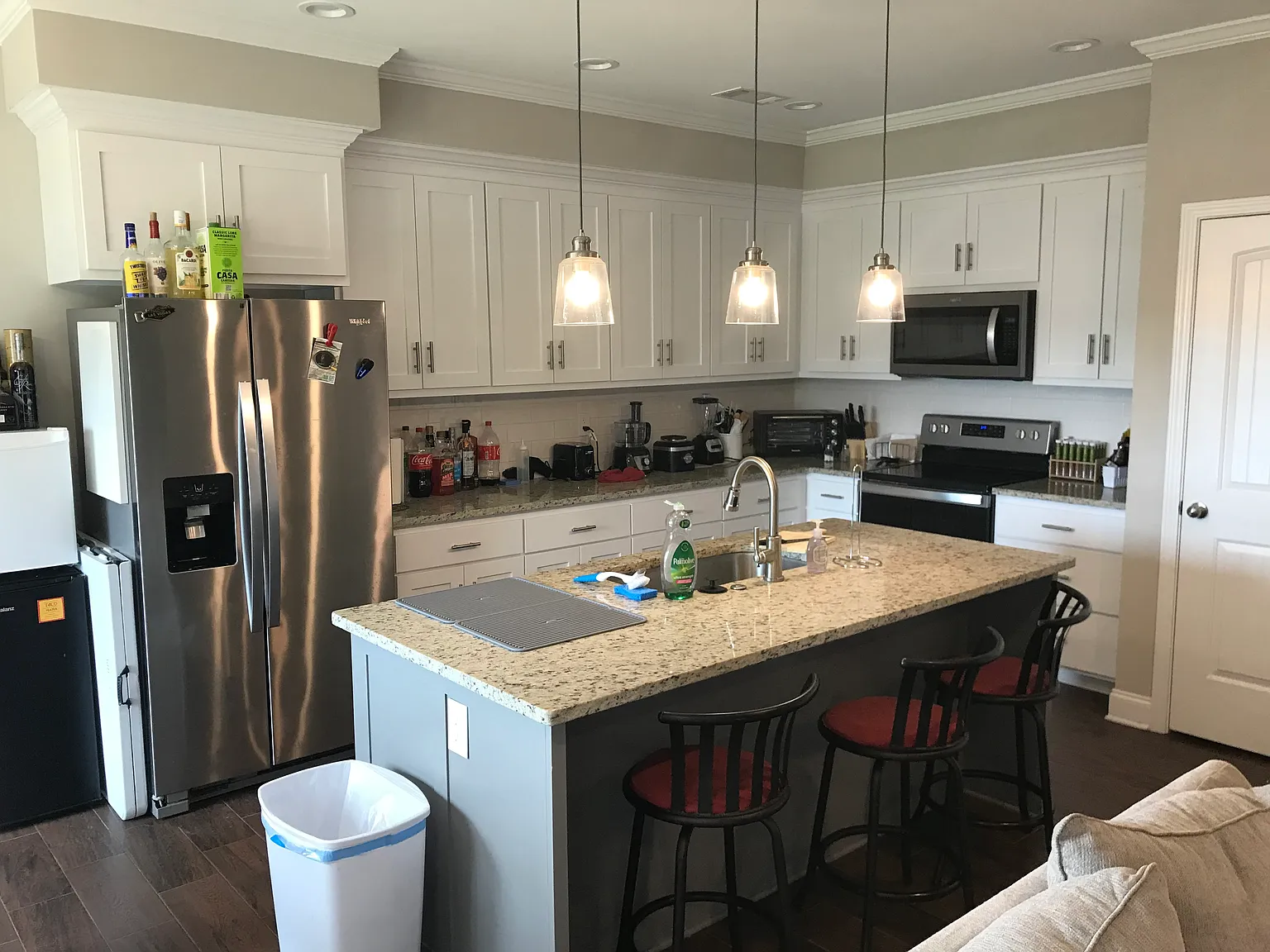 4 bed, 4.5 bath, 2020 sqft, $2,400 — Photo 4