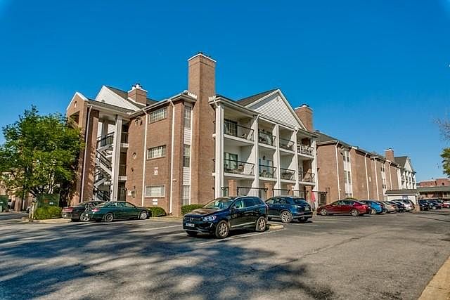 2nd image of 708 11th St APT 306