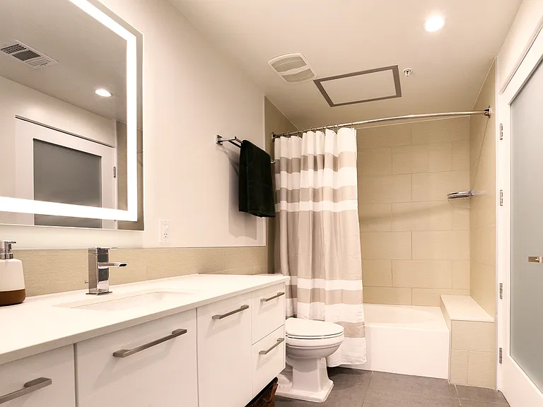 939 S Broadway #505 — Photo 9