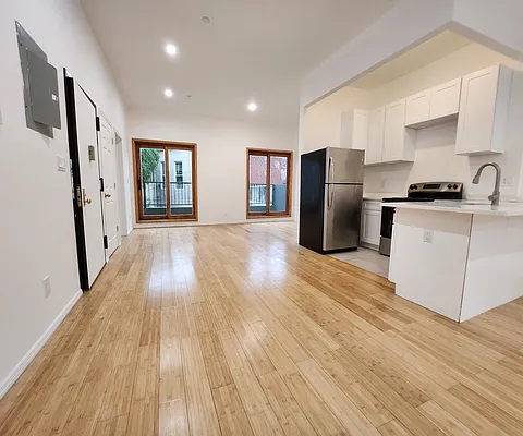 Rented by JB Mac Real Estate Inc. | media 8