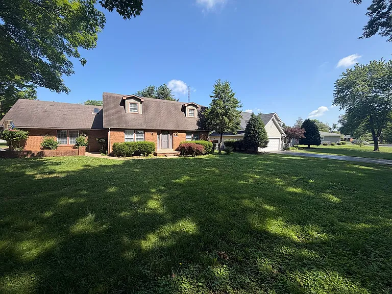 747 Mooreland Dr — Photo 1