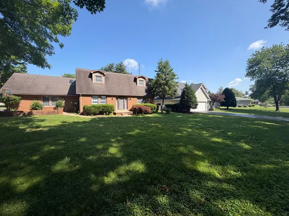 747 Mooreland Dr, Bowling Green, KY 42103
