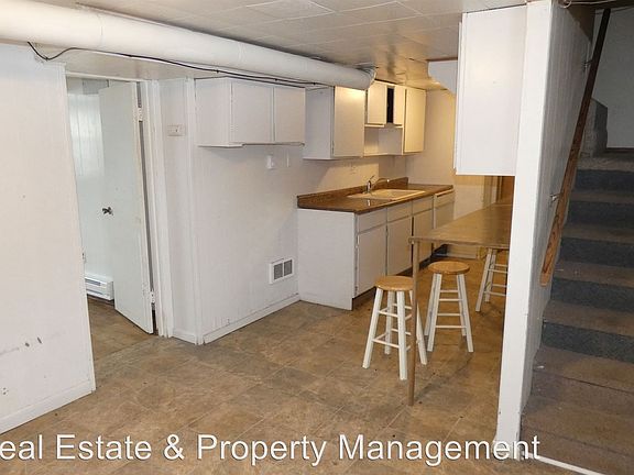 2nd image of 1120 NE Jefferson Ave APT 2
