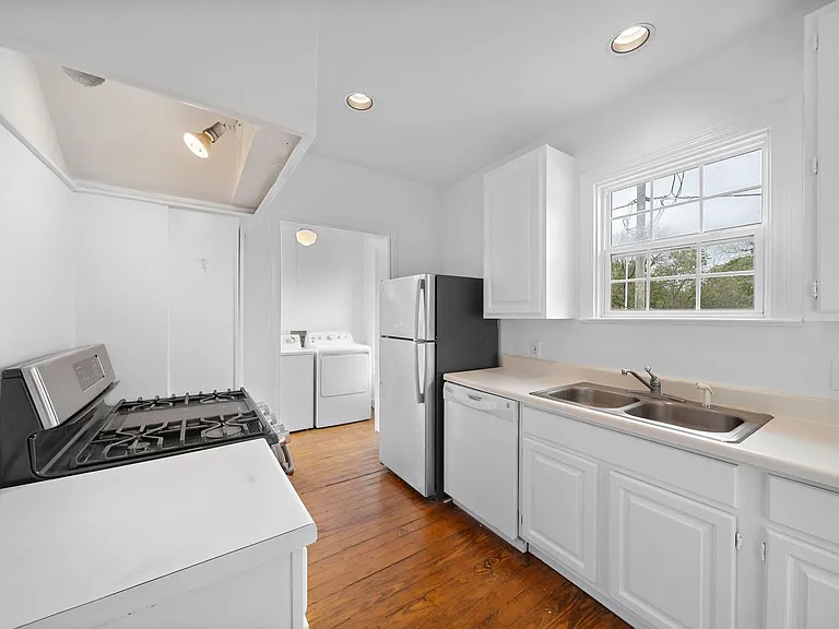1510 Harold St #2 — Photo 9