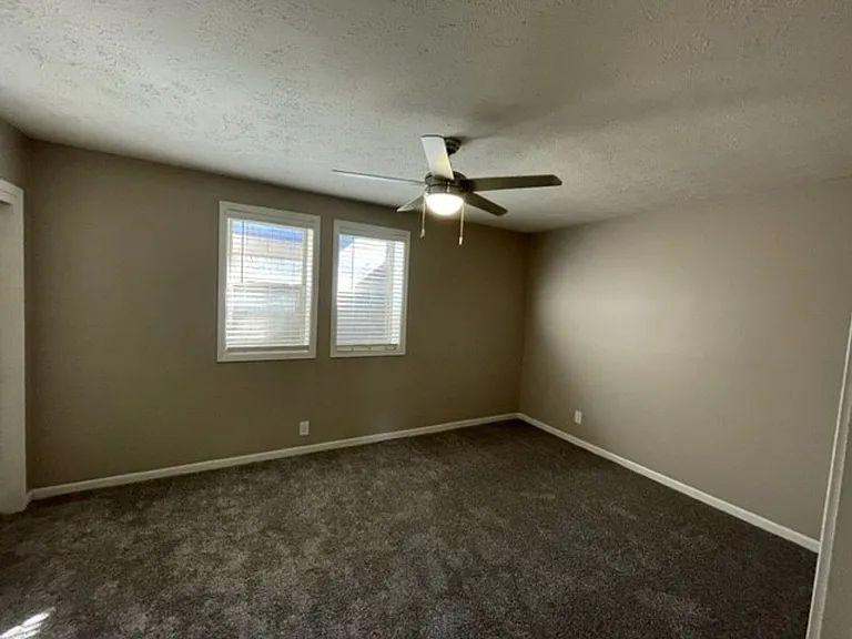Bristol Square Apartments — Photo 68