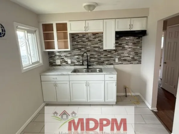 2631 S Bassett St, Detroit, MI 48217