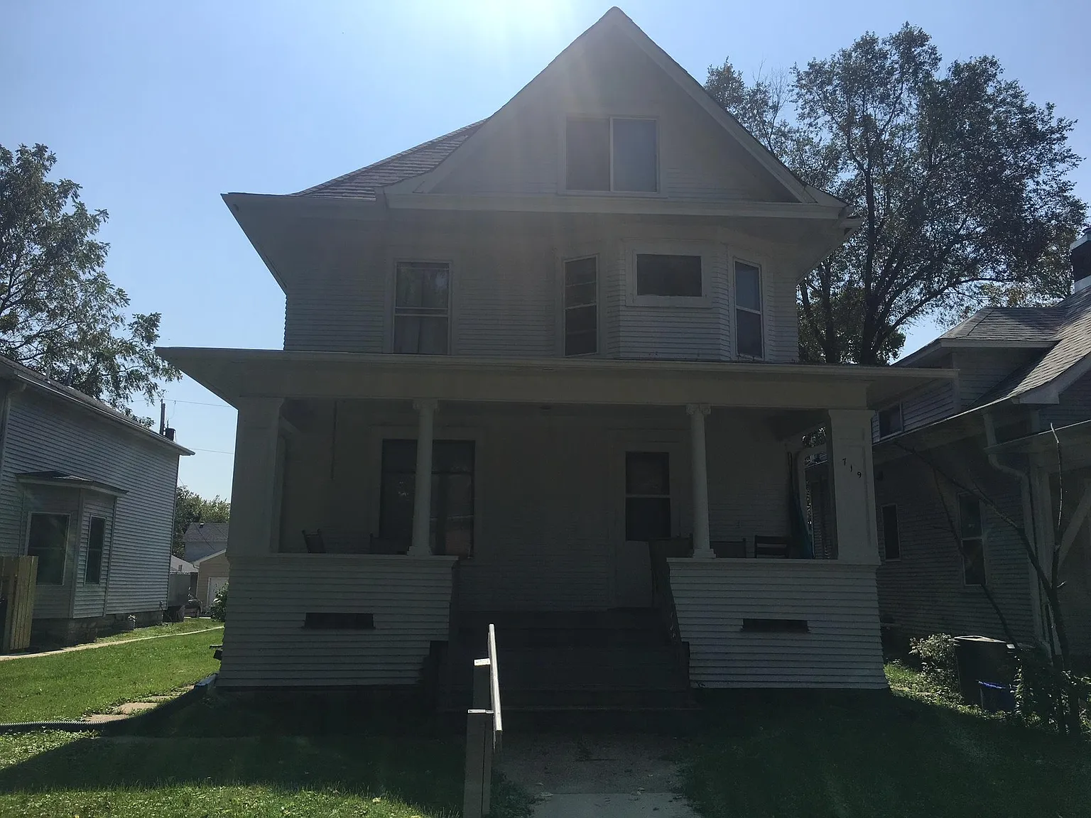 5 bed, 2100 sqft, $3,300 — Photo 1