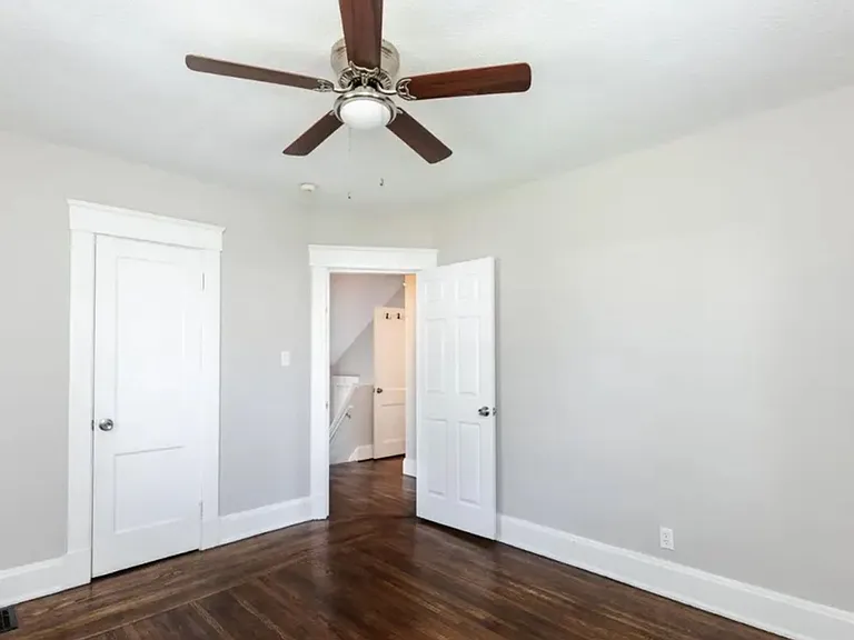 2556 Williams Ave — Photo 16