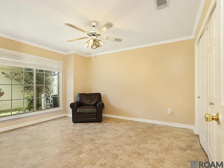 12417 Coursey Blvd — Photo 11