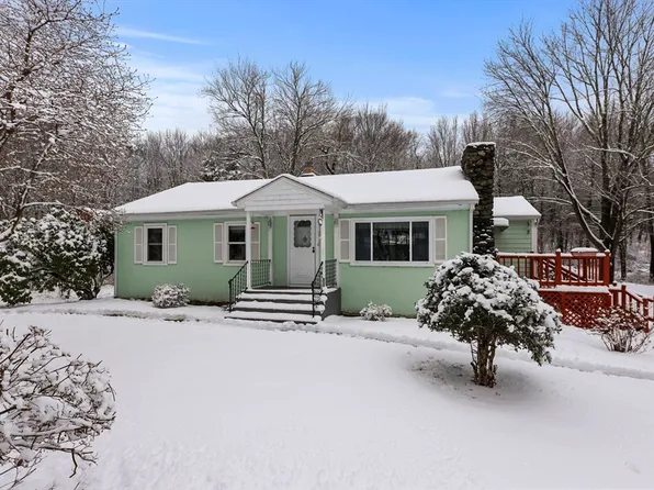 30 Charlton St, Leicester, MA 01524