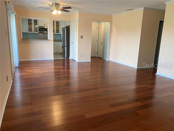 5th image of 213 Seahorse Dr SE #C