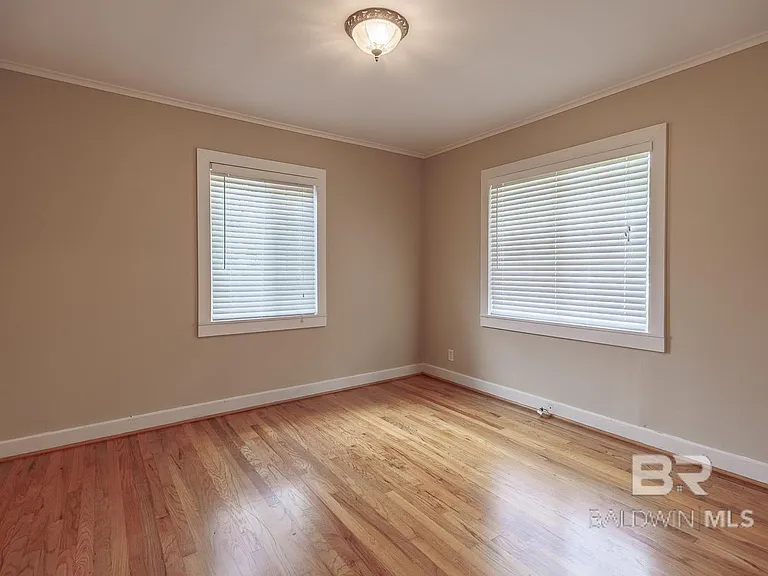 208 Pinecrest Ln — Photo 14