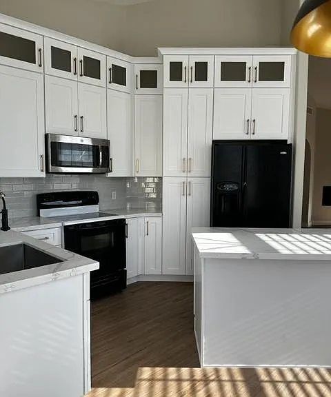 1410 W Crystal Spring Dr — Photo 3