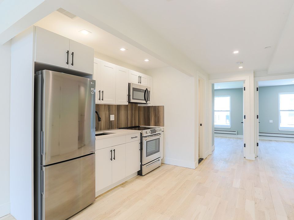 1st image of 215 Macon St APT 3L