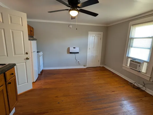 1206 S Salisbury St, Lexington, NC