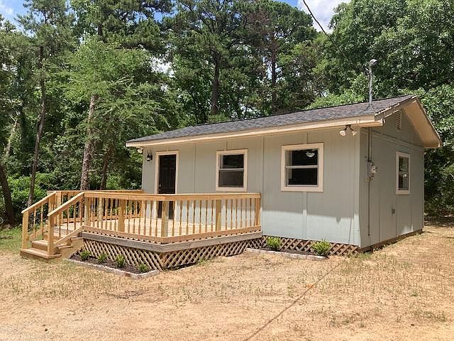 1st image of 208 Parkcrest Dr