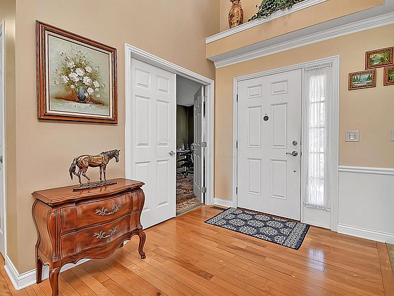5th image of 815 Sandrock Ave
