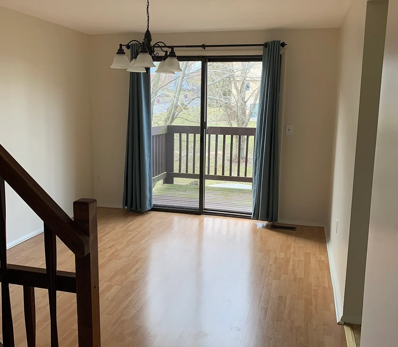 3 bed, 1.5 bath, 1249 sqft, $1,200 — Photo 3