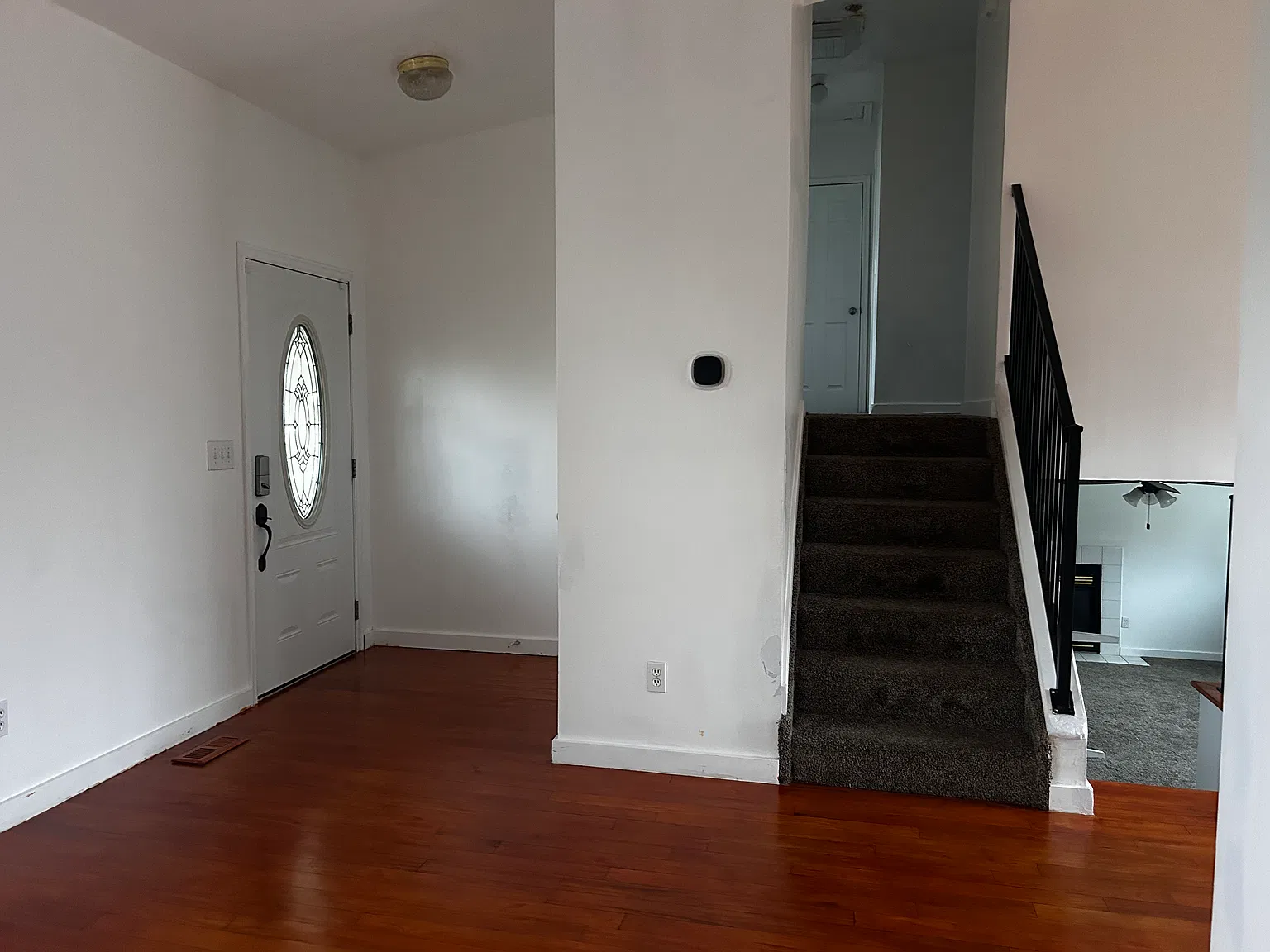 5 bed, 2024 sqft, $700 — Photo 2