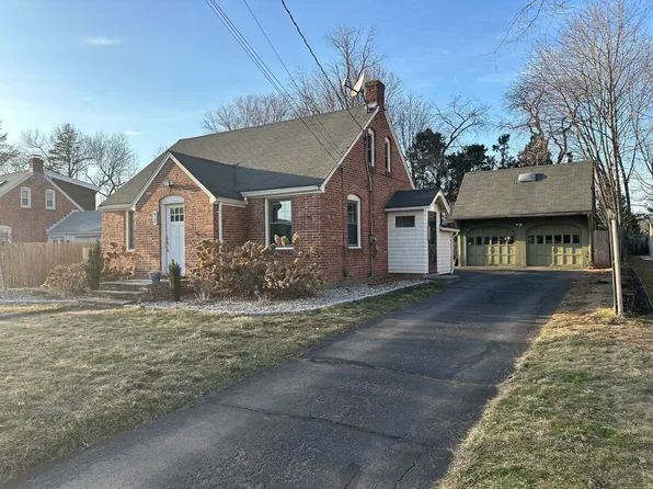 98 Goodale Drive, Newington, CT 06111