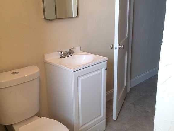 2nd image of 301 NE 17th Ave APT 2
