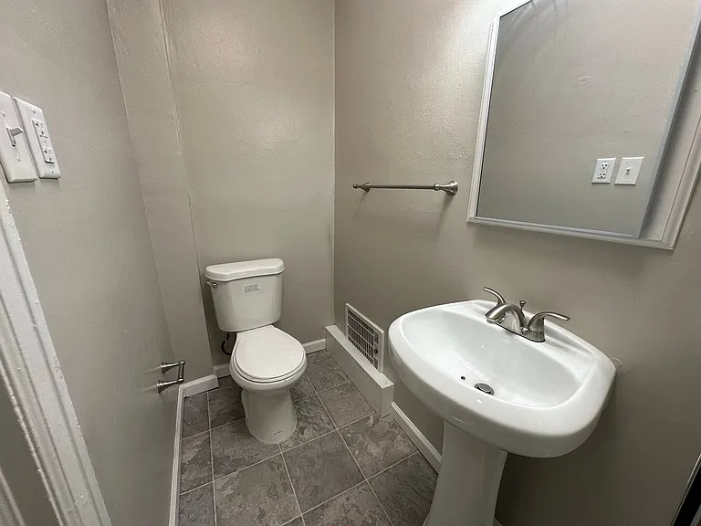 Greenside Manor — Photo 173
